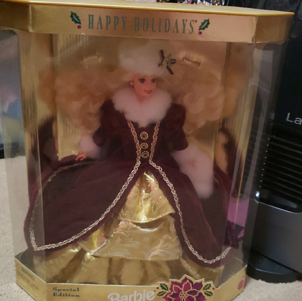 NWT. Barbie Special Edition in Burgundy and Gold. HAPPY HOlDAYS 1996 Collectible